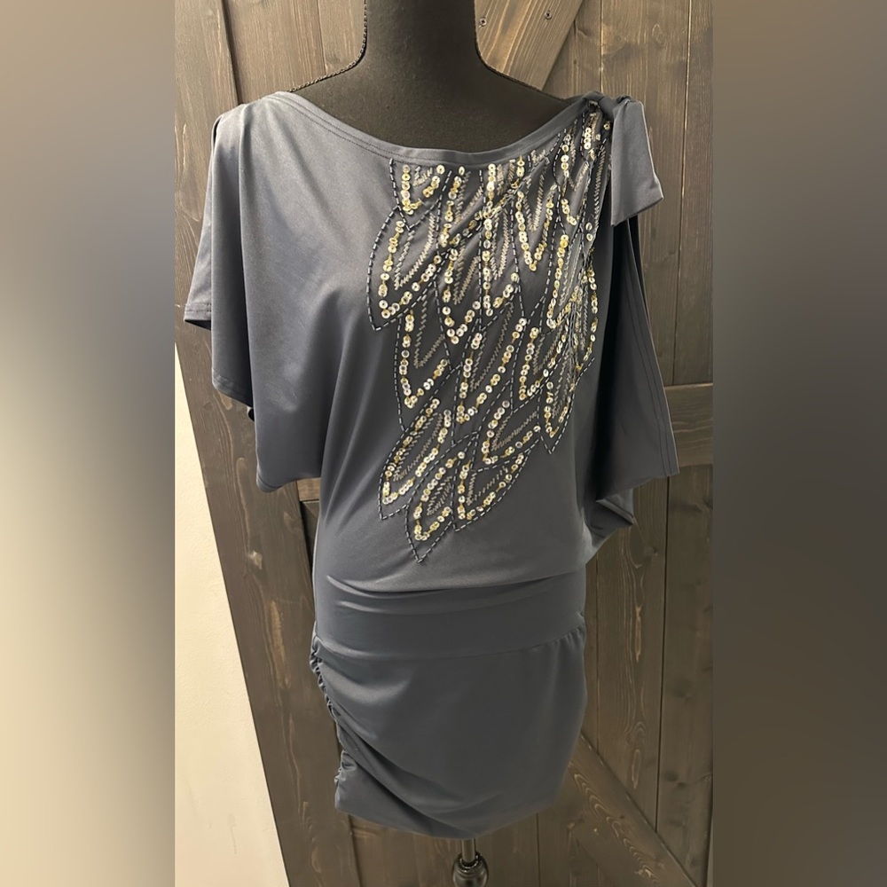 Ark & Co One Shoulder / Cold Shoulder Gray Mini with Sequins - Size M